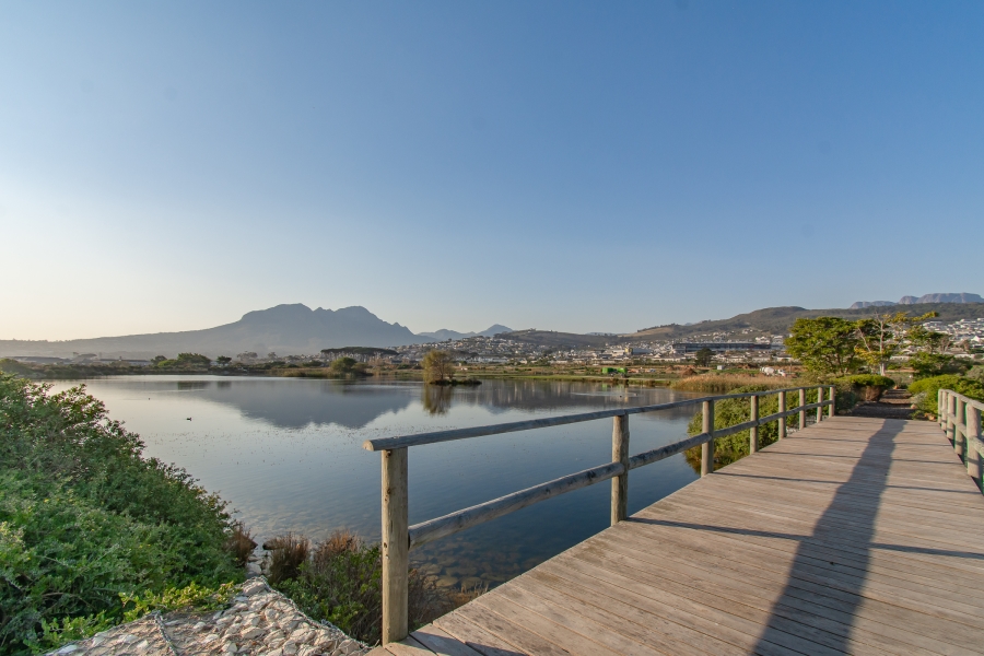 2 Bedroom Property for Sale in Somerset Lakes Western Cape
